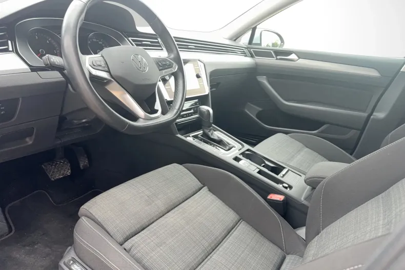 Volkswagen Passat din 2022 cu 83.167 km - oferta VOL127484 - foto 8