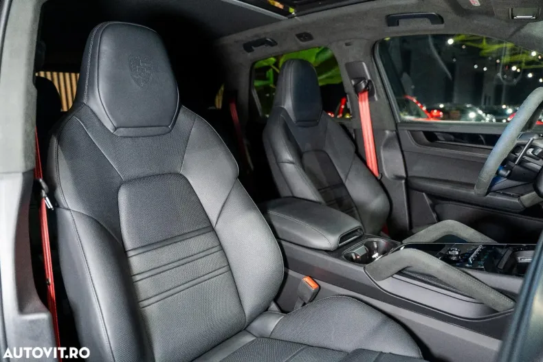 Porsche Cayenne din 2025 cu 4.900 km - oferta POR127496 - foto 6