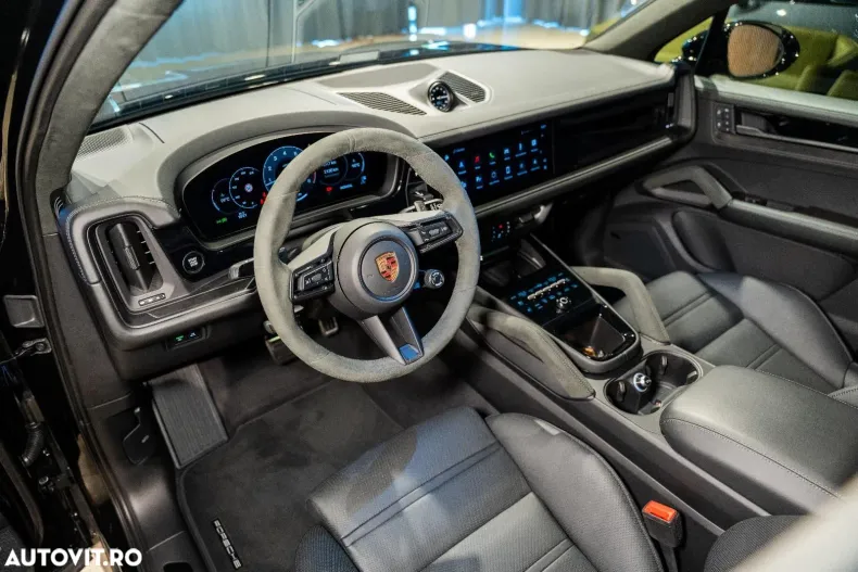 Porsche Cayenne din 2025 cu 4.900 km - oferta POR127496 - foto 18
