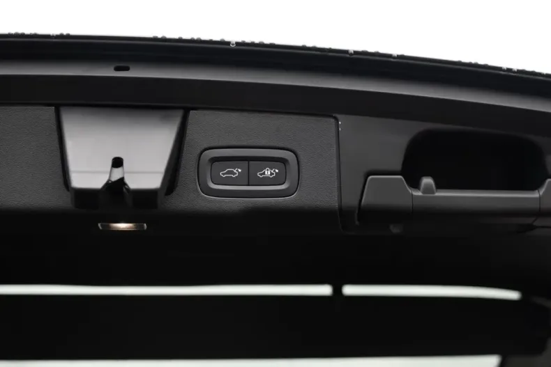 Volvo XC60 din 2022 cu 42.245 km - oferta VOL127537 - foto 9