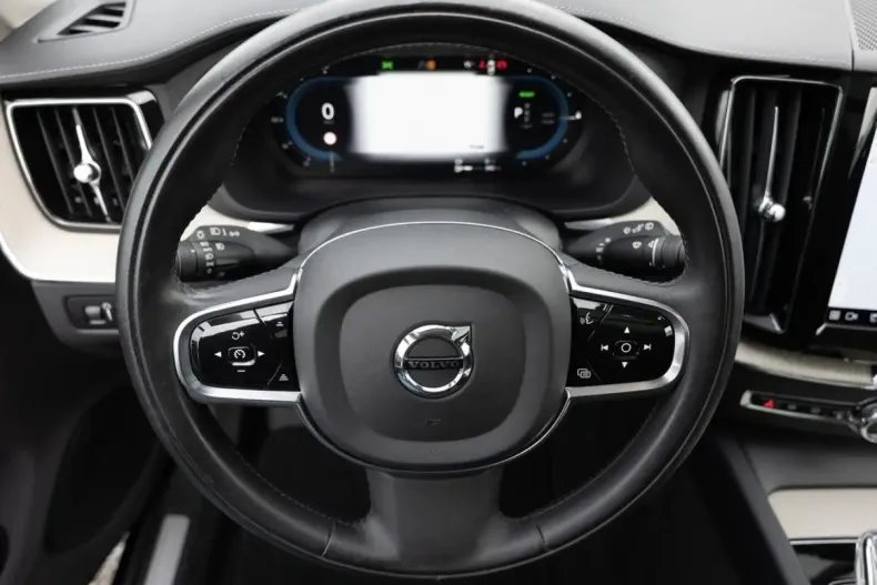 Volvo XC60 din 2022 cu 42.245 km - oferta VOL127537 - foto 10