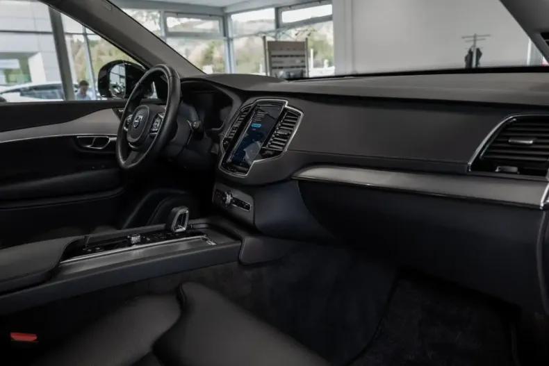 Volvo XC90 din 2023 cu 23.797 km - oferta VOL127538 - foto 5