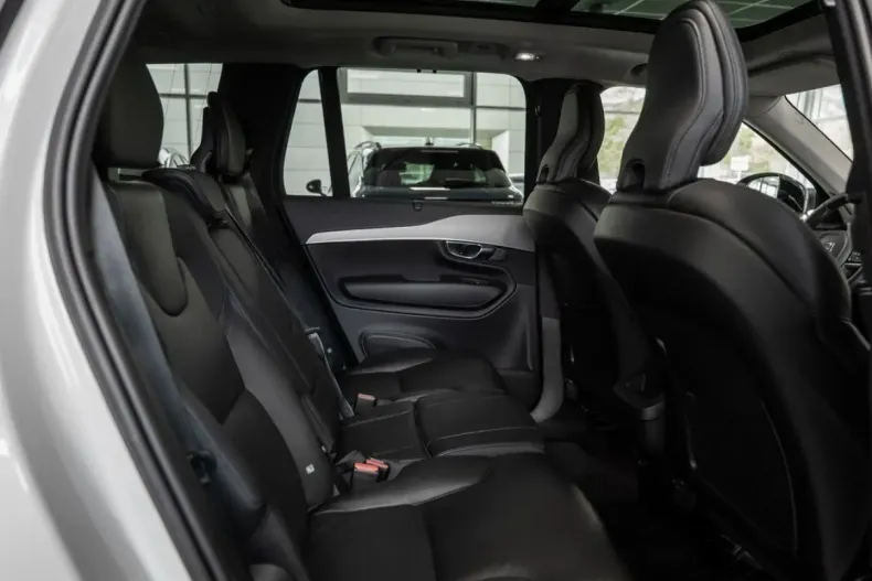 Volvo XC90 din 2023 cu 23.797 km - oferta VOL127538 - foto 6