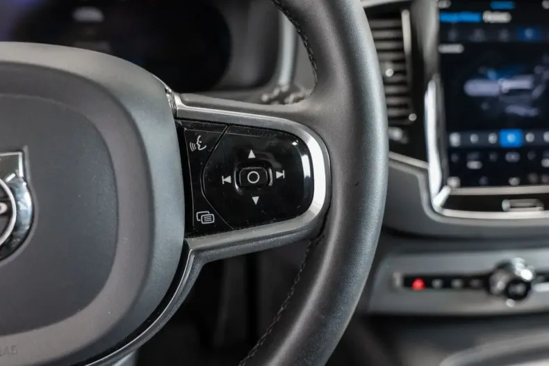 Volvo XC90 din 2023 cu 23.797 km - oferta VOL127538 - foto 16