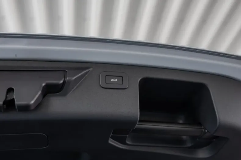 Land Rover Discovery Sport din 2024 cu 18.000 km - oferta LAN127539 - foto 9