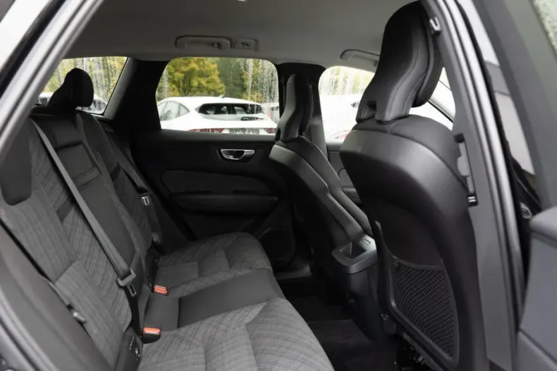 Volvo XC60 din 2023 cu 33.839 km - oferta VOL127542 - foto 6