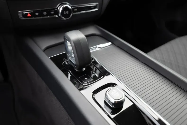 Volvo XC60 din 2023 cu 33.839 km - oferta VOL127542 - foto 16