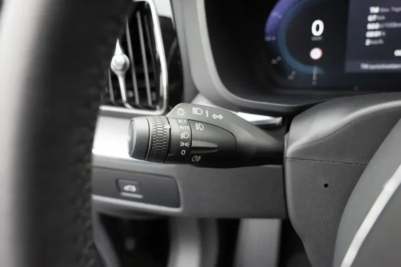 Volvo XC60 din 2023 cu 33.839 km - oferta VOL127542 - foto 20