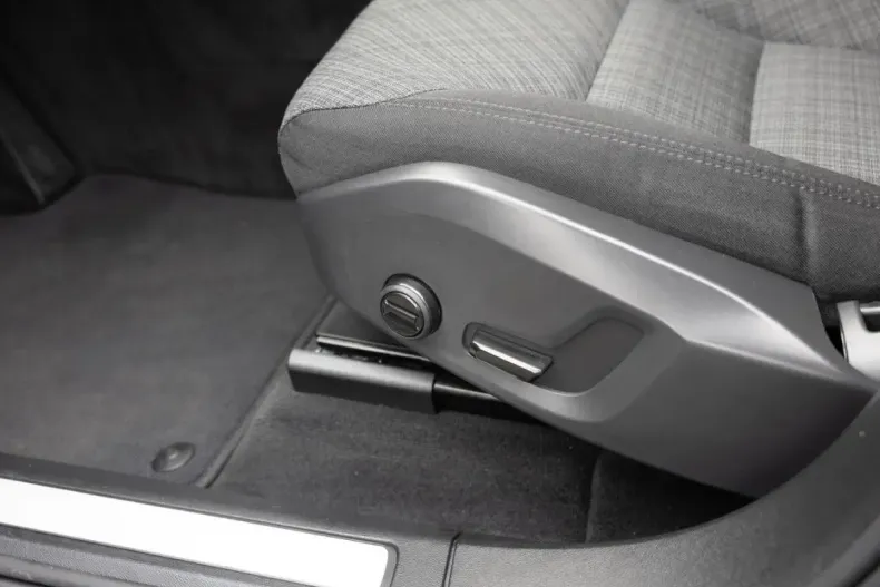 Volvo XC60 din 2023 cu 33.839 km - oferta VOL127542 - foto 22