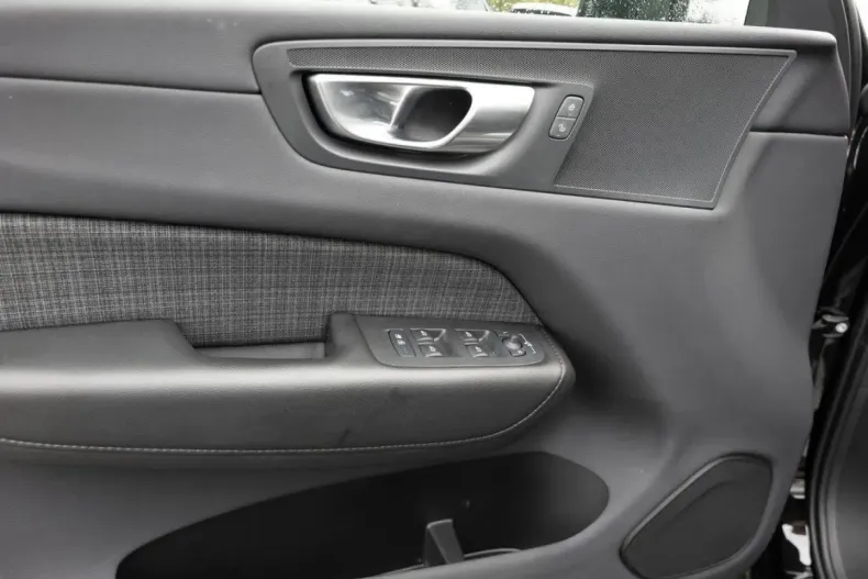 Volvo XC60 din 2023 cu 33.839 km - oferta VOL127542 - foto 23