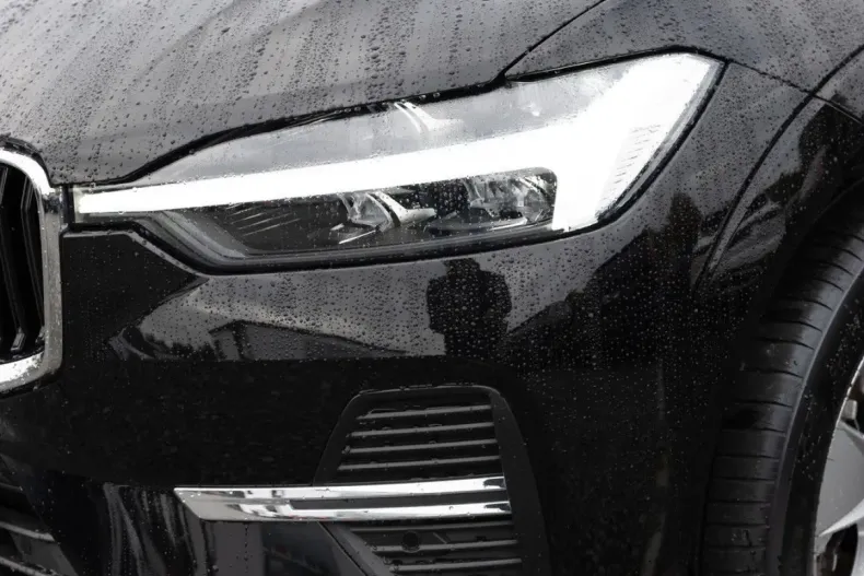 Volvo XC60 din 2023 cu 33.839 km - oferta VOL127542 - foto 24