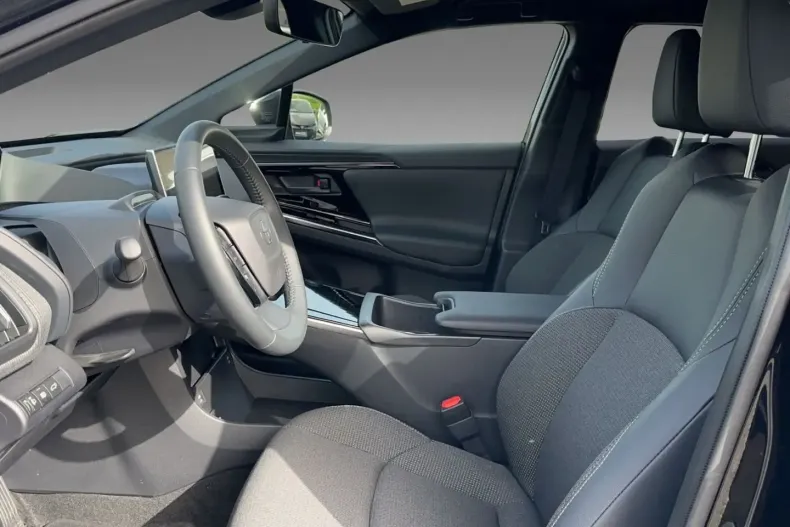 Toyota bZ4X din 2023 cu 7.462 km - oferta TOY127550 - foto 9