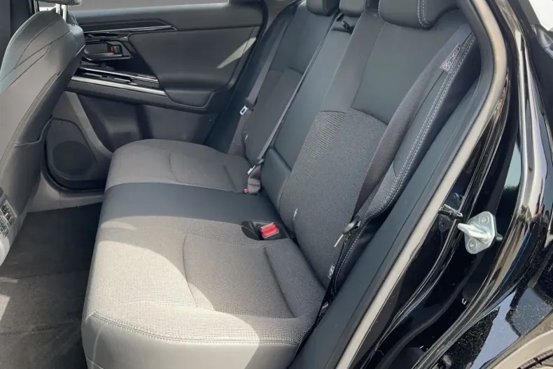 Toyota bZ4X din 2023 cu 7.462 km - oferta TOY127550 - foto 10
