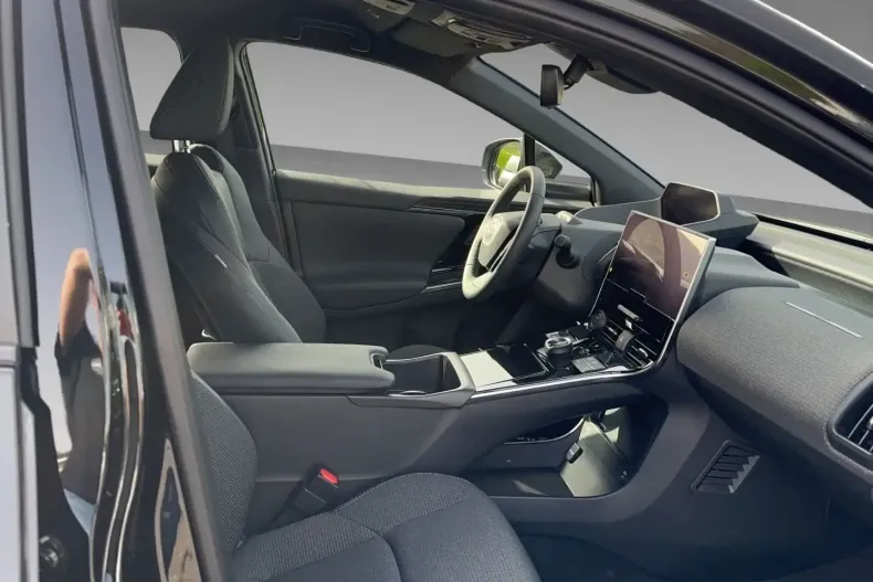 Toyota bZ4X din 2023 cu 7.462 km - oferta TOY127550 - foto 15