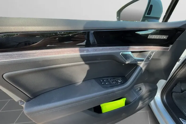 Volkswagen Touareg din 2023 cu 84.400 km - oferta VOL127552 - foto 13