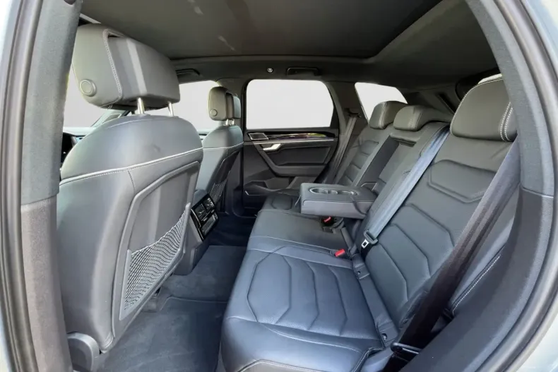 Volkswagen Touareg din 2023 cu 84.400 km - oferta VOL127552 - foto 14