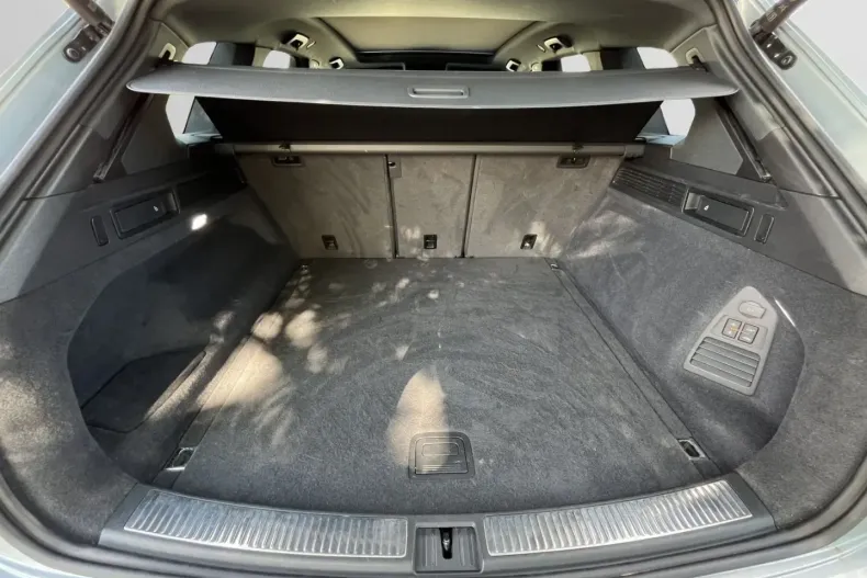 Volkswagen Touareg din 2023 cu 84.400 km - oferta VOL127552 - foto 15