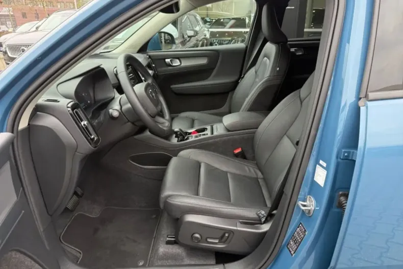 Volvo XC40 din 2024 cu 23.217 km - oferta VOL127565 - foto 7