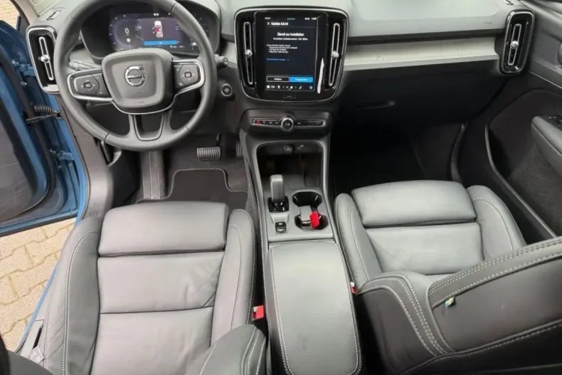 Volvo XC40 din 2024 cu 23.217 km - oferta VOL127565 - foto 8