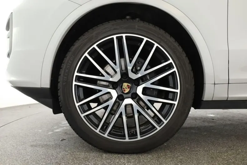 Porsche Cayenne din 2024 cu 28.700 km - oferta POR127579 - foto 7