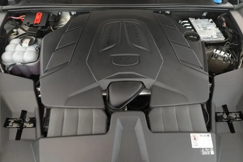 Porsche Cayenne din 2024 cu 28.700 km - oferta POR127579 - foto 8