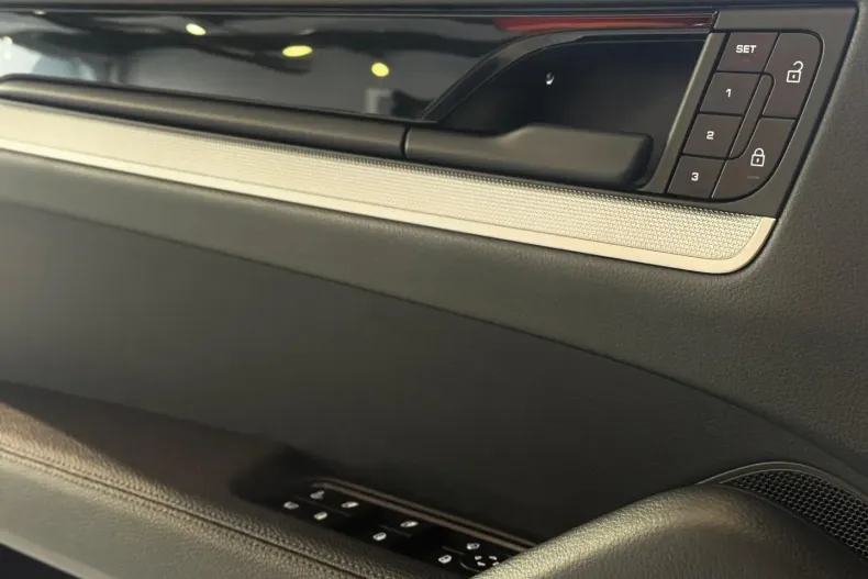 Porsche Cayenne din 2024 cu 40.000 km - oferta POR127580 - foto 10