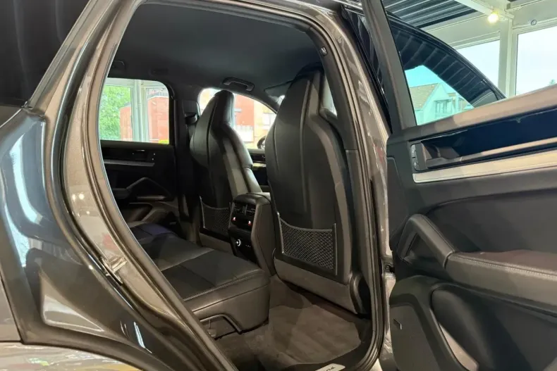 Porsche Cayenne din 2024 cu 40.000 km - oferta POR127580 - foto 26