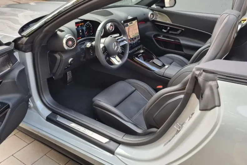 Mercedes-Benz SL 43 AMG din 2024 cu 8.370 km - oferta MER127581 - foto 13