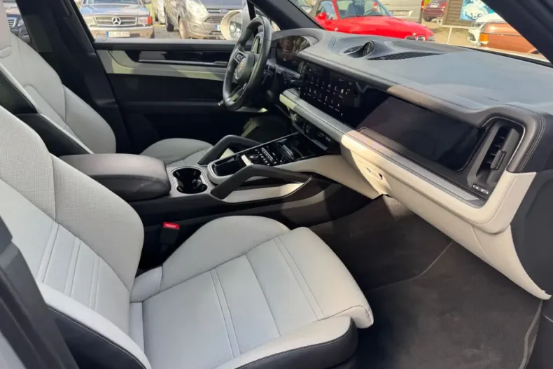 Porsche Cayenne din 2024 cu 70.520 km - oferta POR127586 - foto 12