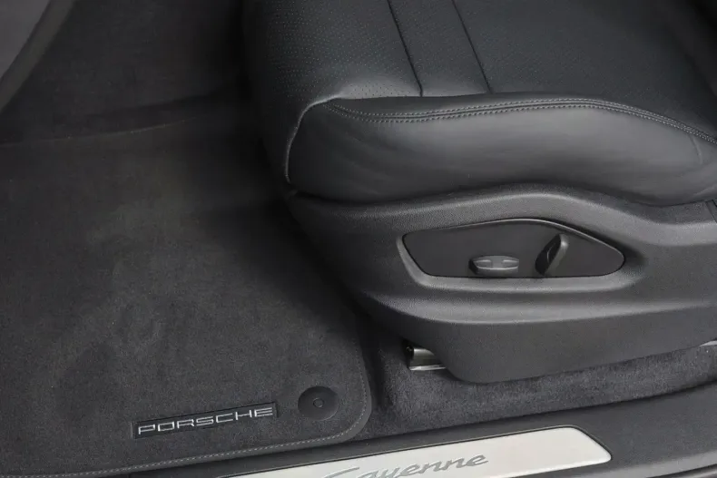 Porsche Cayenne din 2024 cu 17.000 km - oferta POR127599 - foto 12