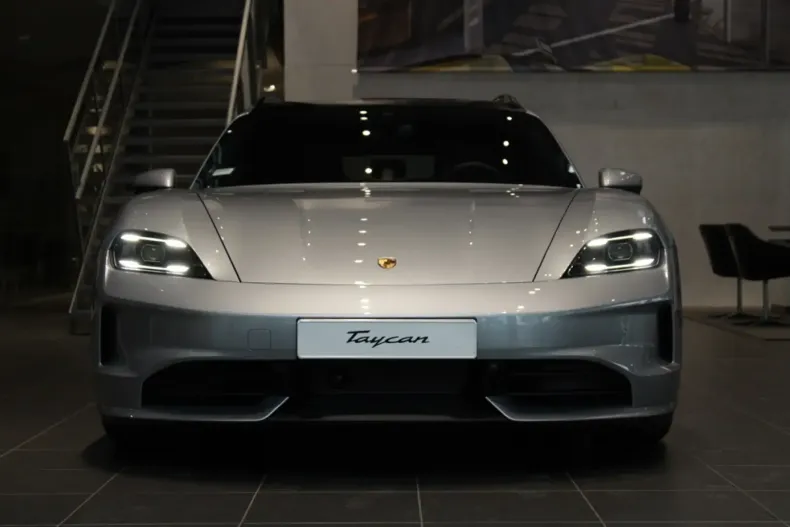 Porsche Taycan din 2025 cu 0 km - oferta POR127621 - foto 5