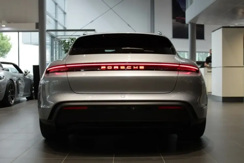 Porsche Taycan din 2025 cu 0 km - oferta POR127621 - foto 6