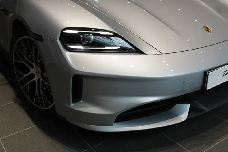 Porsche Taycan din 2025 cu 0 km - oferta POR127621 - foto 9