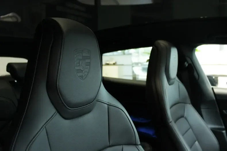 Porsche Taycan din 2025 cu 0 km - oferta POR127621 - foto 13