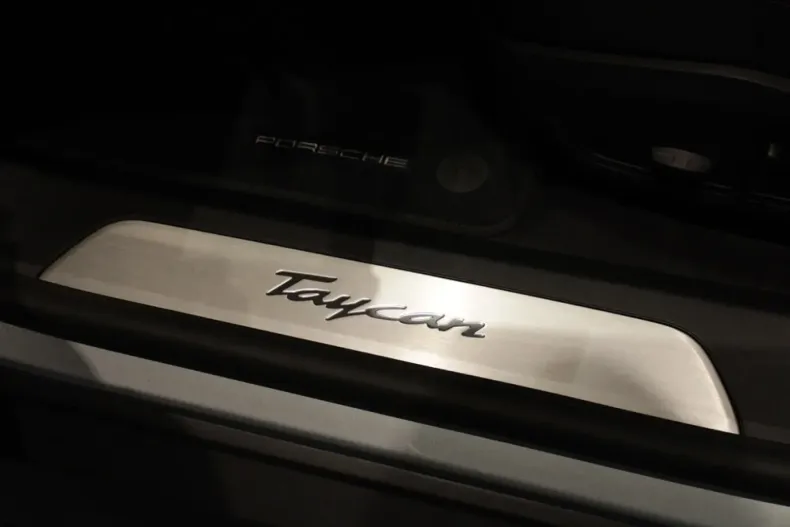 Porsche Taycan din 2025 cu 0 km - oferta POR127621 - foto 20