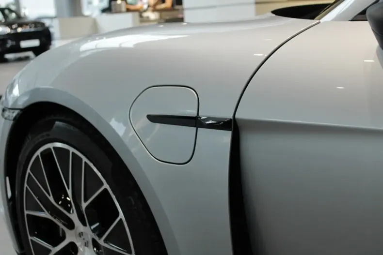 Porsche Taycan din 2025 cu 0 km - oferta POR127621 - foto 21