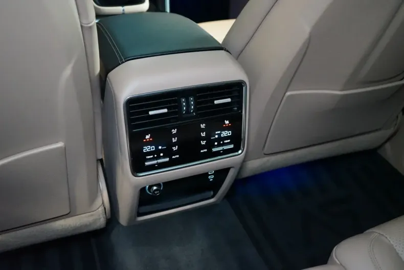 Porsche Cayenne din 2020 cu 68.930 km - oferta POR127629 - foto 18