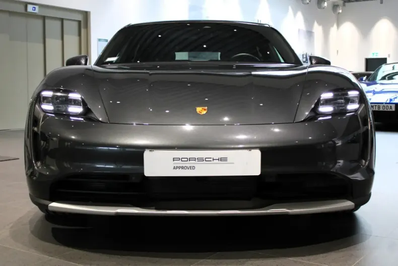 Porsche Taycan din 2025 cu 2.830 km - oferta POR127635 - foto 5