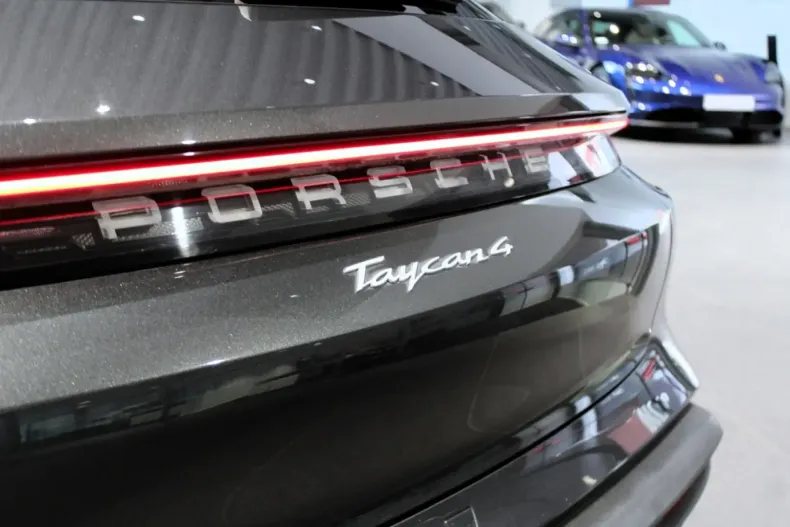 Porsche Taycan din 2025 cu 2.830 km - oferta POR127635 - foto 8