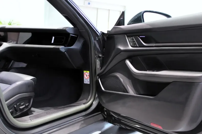 Porsche Taycan din 2025 cu 2.830 km - oferta POR127635 - foto 11