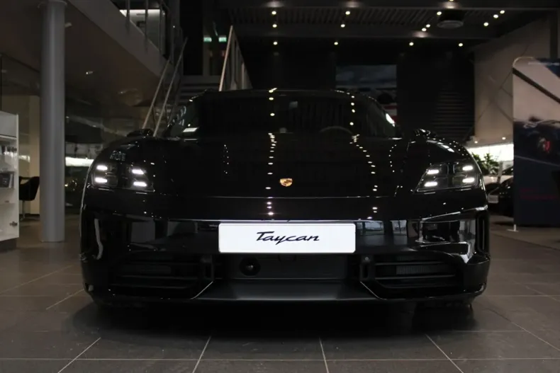 Porsche Taycan din 2025 cu 0 km - oferta POR127638 - foto 3