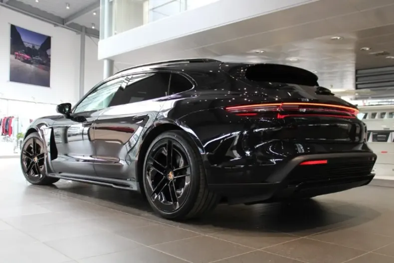 Porsche Taycan din 2025 cu 0 km - oferta POR127638 - foto 6