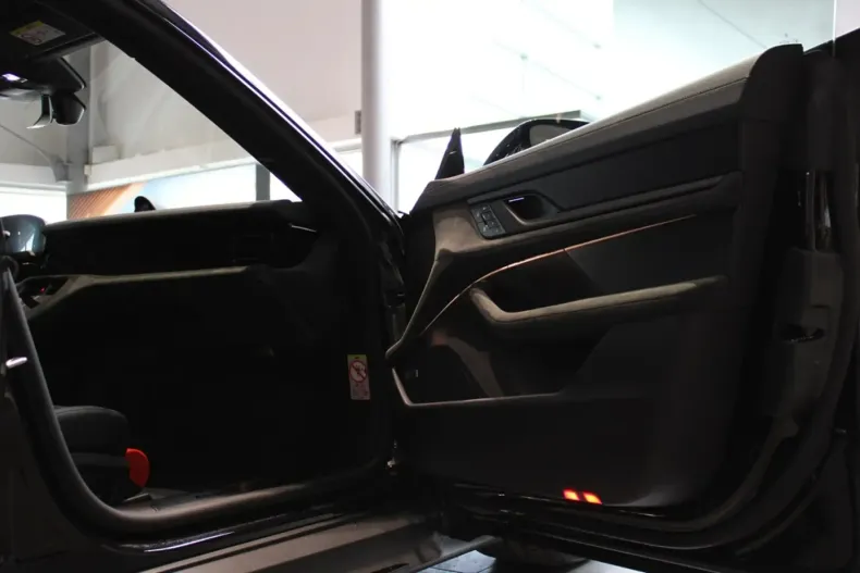 Porsche Taycan din 2025 cu 0 km - oferta POR127638 - foto 9