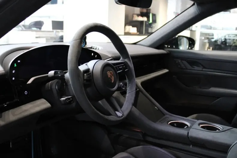 Porsche Taycan din 2025 cu 0 km - oferta POR127638 - foto 11