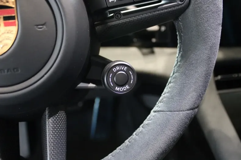 Porsche Taycan din 2025 cu 0 km - oferta POR127638 - foto 12