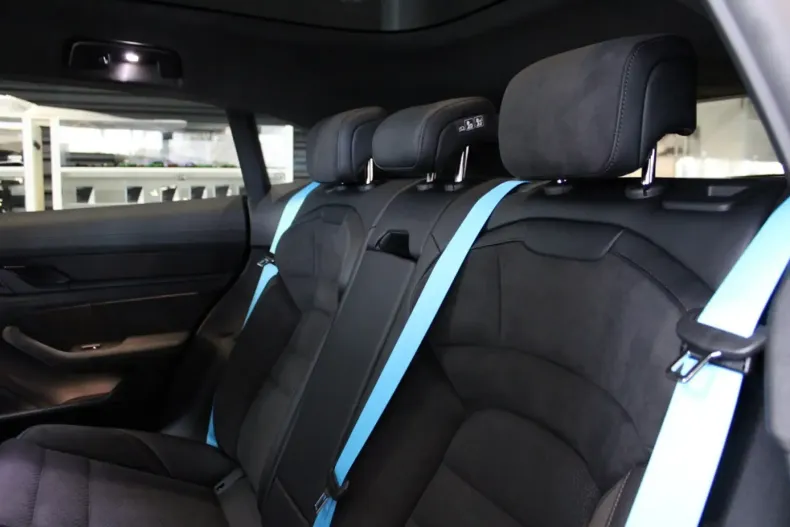 Porsche Taycan din 2025 cu 0 km - oferta POR127638 - foto 16