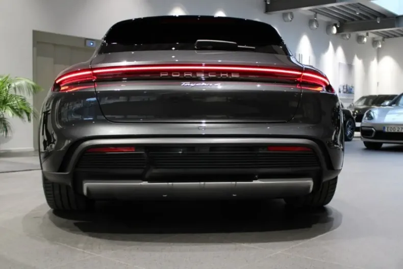 Porsche Taycan din 2024 cu 200 km - oferta POR127640 - foto 6