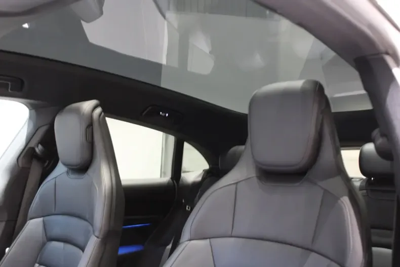 Porsche Taycan din 2024 cu 200 km - oferta POR127640 - foto 8