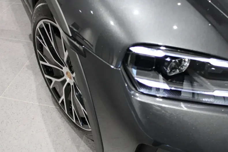 Porsche Taycan din 2024 cu 200 km - oferta POR127640 - foto 9