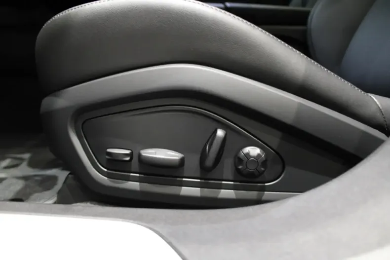 Porsche Taycan din 2024 cu 200 km - oferta POR127640 - foto 16